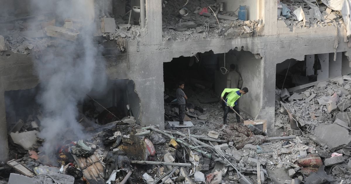 غزہ میں چند گھنٹوں میں کئی عمارتیں ملیامیٹ، 33 فلسطینی شہید