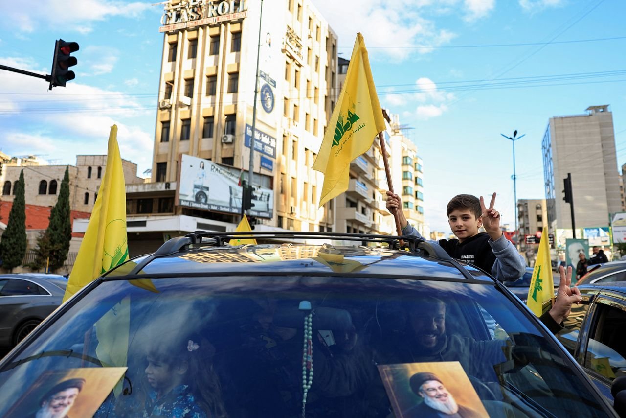 اسرائیل اور حزب اللہ جنگ بندی معاہدے پر عملدرآمد شروع، شہریوں کا جشن