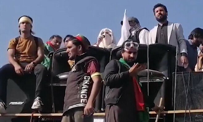 عمران خان کی رہائی تک دھرنا جاری رہے گا، بشریٰ بی بی