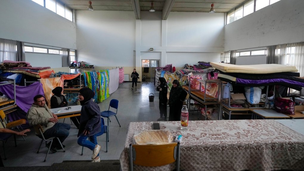 لبنان پر اسرائیلی حملے کے بعد 8 لاکھ سے زائد افراد بے گھر
