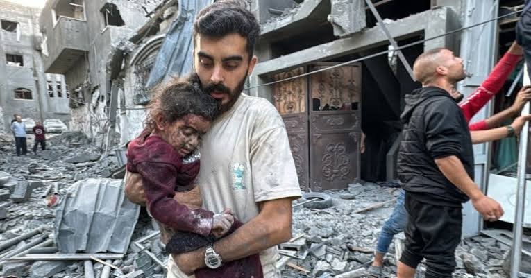 غزہ میں ایک اور اسکول پر حملہ، 24 گھنٹوں میں 52 شہادتیں