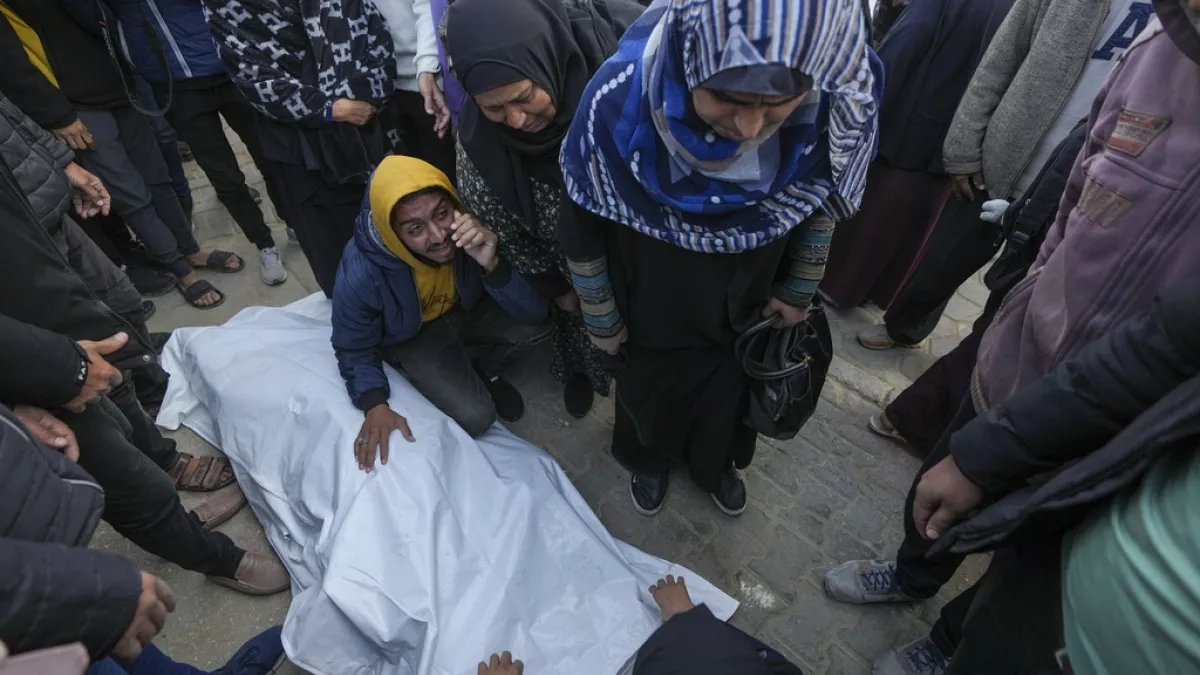 غزہ پر وحشیانہ حملے، چار امدادی کارکن سمیت مزید 18 فلسطینی شہید، متعدد زخمی