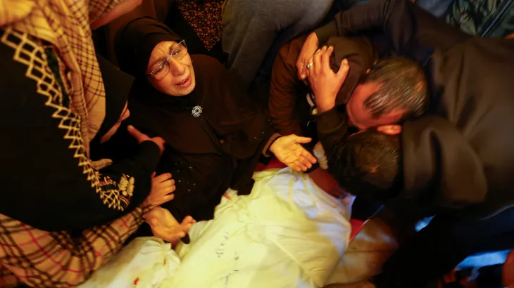 غزہ میں صیہونی فوج نے چند گھنٹوں میں 52 فلسطینیوں کی جان لے لی