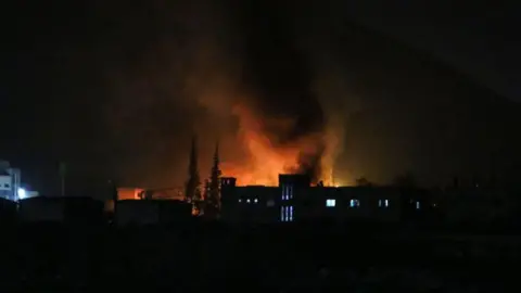 اسرائیلی فوج کے 300 سے زائد حملے، شام کی اہم فوجی تنصیبات تباہ
