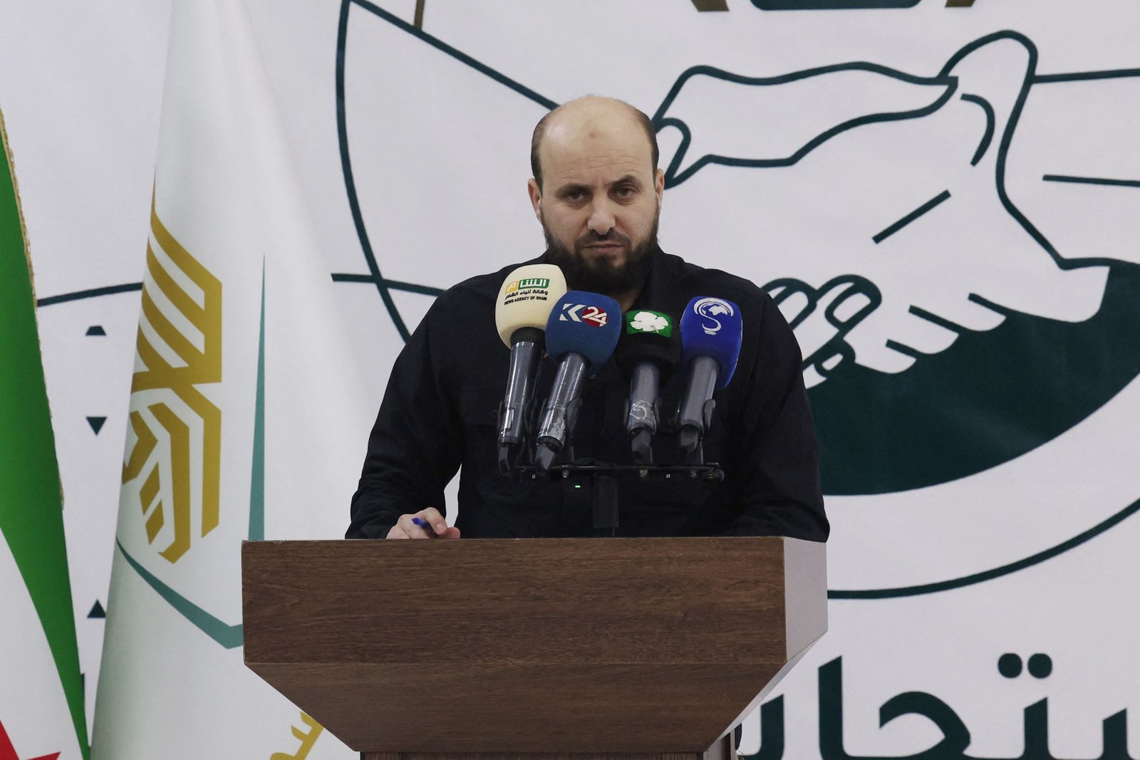 شام میں نئی حکومت کے قیام کیلئے کوششیں، محمد البشیر کو عبوری حکومت کا سربراہ بنائے جانے کا امکان
