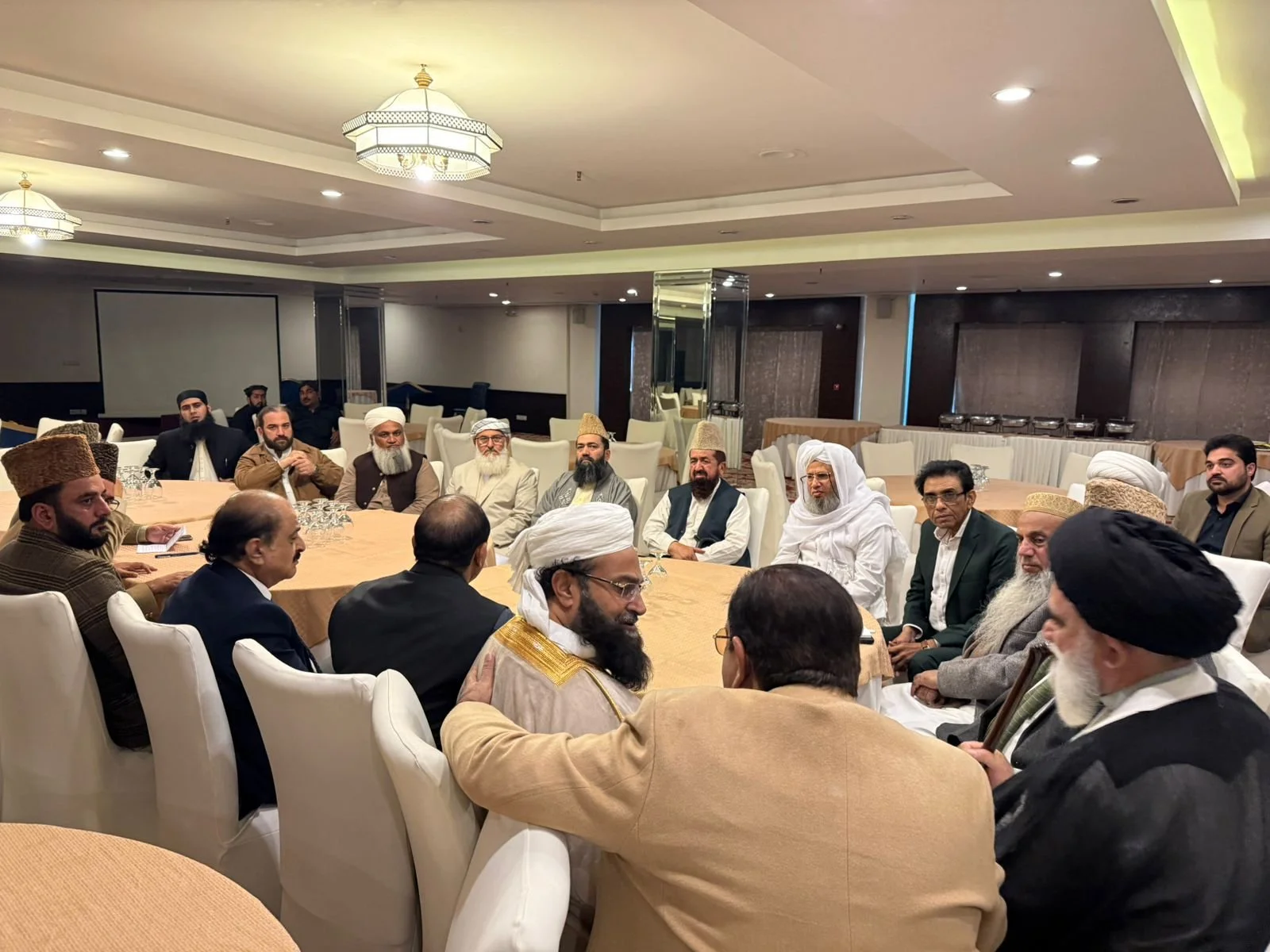 علمائے کرام کا مدارس کو وزارت تعلیم کے ساتھ منسلک رکھنے پر اتفاق