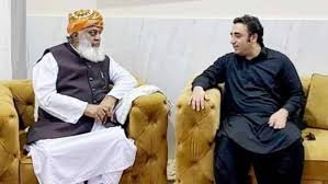 مدارس رجسٹریشن بل پر دستخط نہ ہونے پر مولانا فضل الرحمان ناراض، بلاول منانے پہنچ گئے