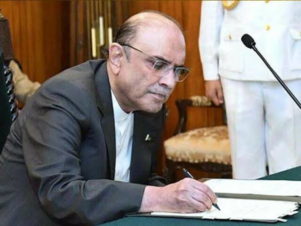 دینی جماعتوں کا مطالبہ منظور، مدارس بل قانون بن گیا