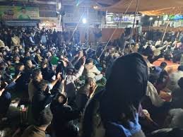کراچی میں پاراچنار کے محاصرے کیخلاف 16 مقامات پر دھرنے