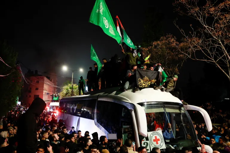 جنگ بندی معاہدے کے تحت اسرائیلی جیل سے 90 فلسطینی قیدی رہا