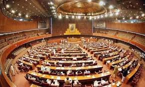 قومی اسمبلی سے پیکا ایکٹ میں ترمیم کا بل کثرت رائے سے منظور، صحافیوں کا احتجاج