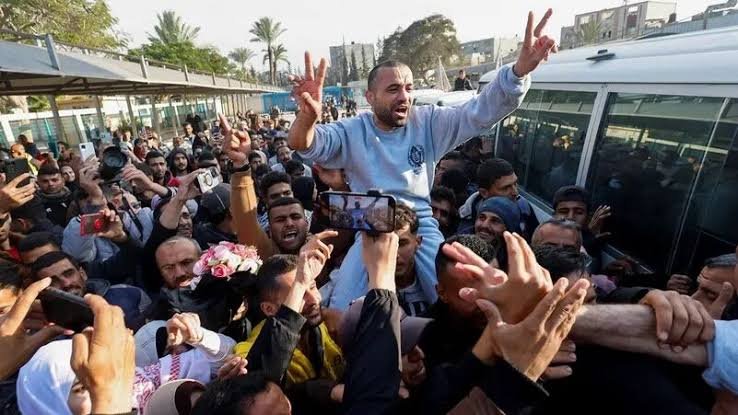 4 اسرائیلی خواتین کے بدلے 200 فلسطینیوں کی رہائی، حماس کی فتح پر فلسطین میں جشن
