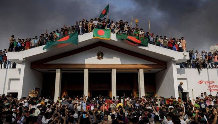 بنگلہ دیش : حسینہ واجد حکومت نے عوامی احتجاج روکنے کے لیے 1400 مظاہرین ہلاک کیے