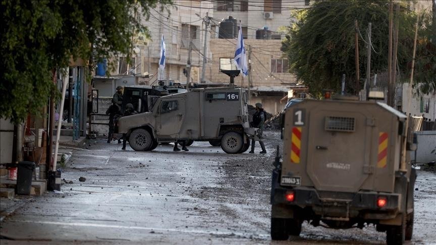مغربی کنارے میں فلسطینیوں کو دیکھتے ہی گولی مارنے کا حکم