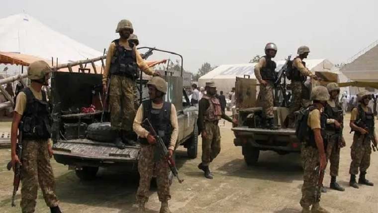 سیکیورٹی فورسز نے بنوں کینٹ پر حملہ ناکام بنادیا، 6 خوارج جہنم واصل، 12 شہری شہید