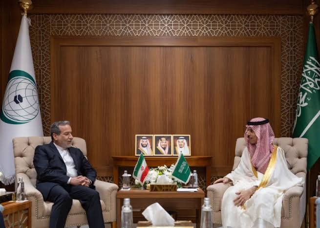 جدہ: سعودی وزیرخارجہ کی ایرانی ہم منصب عباس عراقچی سے ملاقات