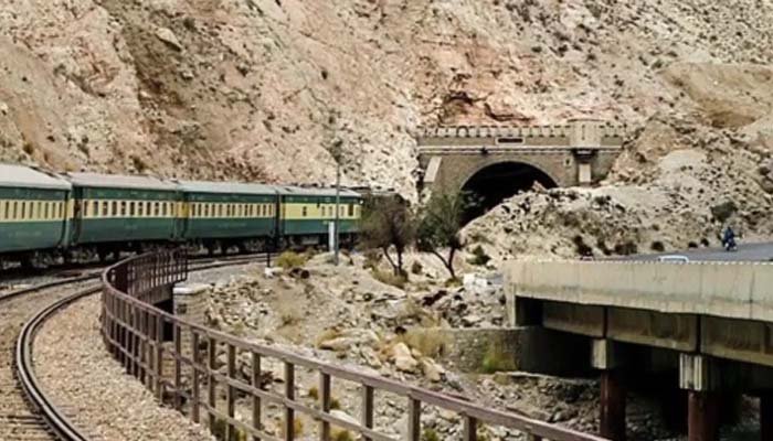 جعفر ایکسپریس حملہ: فورسز نے 155 مسافر بازیاب کرا لئے، 27 دہشتگرد ہلاک