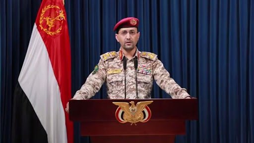 یمنی فوج کا امریکی طیارہ بردار جہاز پر بیلسٹک میزائلوں اور ڈرون سے حملہ