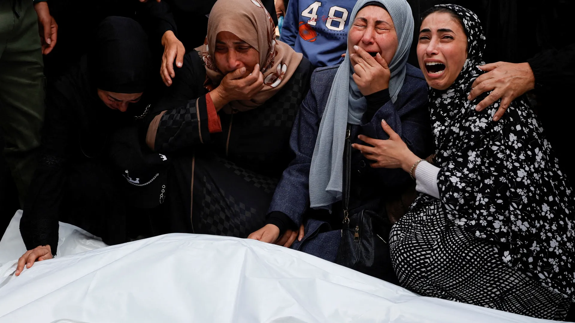 صیہونی حملے، 24 گھنٹوں میں بچوں سمیت 60 فلسطینی شہید