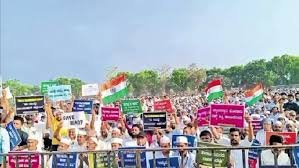 بھارت: وقف ترمیمی بل کیخلاف علما و مشائخ کا احتجاج، ہزاروں افراد کی شرکت