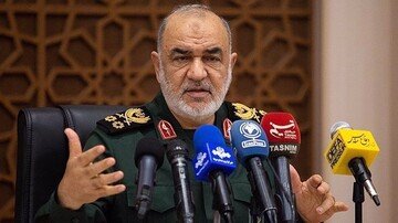 کسی قسم کی غلطی کی صورت میں دشمن پر جہنم کے دروازے کھول دیں گے، جنرل سلامی