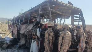 خضدار : آرمی پبلک اسکول کی بس پر خودکش حملہ، 4 بچوں سمیت 6 افراد جاں بحق