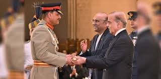 آرمی چیف عاصم منیر کو فیلڈ مارشل کے اعزاز سے نواز دیا گیا