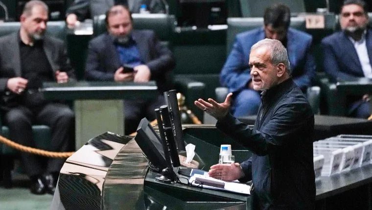 اسرائیلی جارحیت کا قومی اتحاد اور طاقت کے ساتھ سامنا کرنا ہوگا: ایرانی صدر