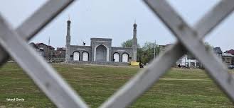 مودی انتظامیہ نے کشمیری مسلمانوں کو تاریخی جامع مسجد اور عید گاہ میں نماز عید سے روک دیا