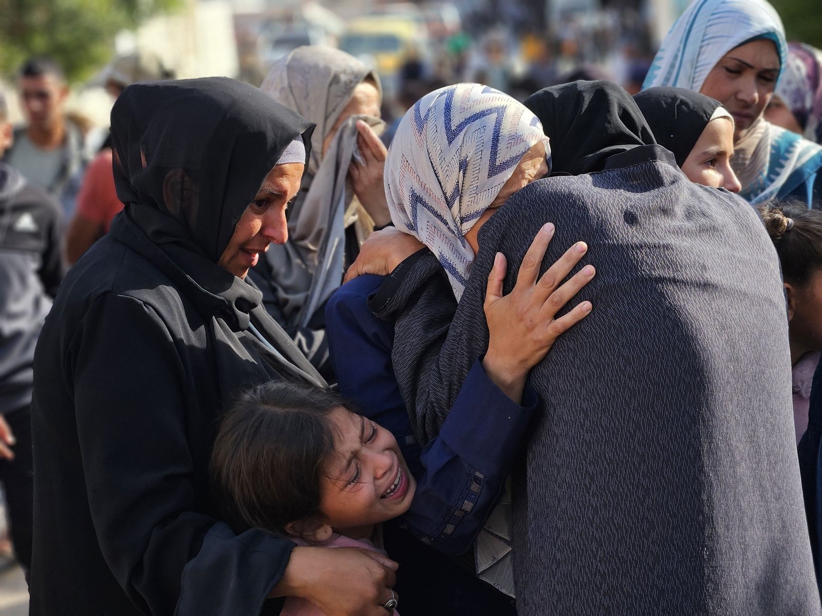 بھوکے متاثرین پر ایک بار پھر فائرنگ، 3 فلسطینی شہید، 12 زخمی