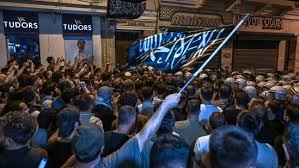 ترکیہ میں گستاخانہ خاکے کی اشاعت پر ہنگامے، میگزین ایڈیٹر سمیت 4 افراد گرفتار