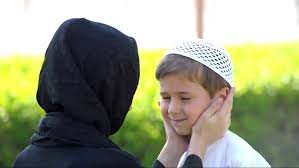 بڑوں کی نوجوانوں کے ساتھ عقلی شفقت