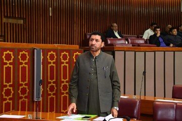 زائرین کیلئے زمینی راستے کی بندش کا معاملہ، وزیر مملکت کی اضافی فلائٹس چلانے کی یقین دہانی