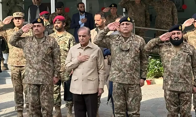 افغان حکومت خوارج یا پاکستان میں سے کسی ایک کا انتخاب کرلے، شہباز شریف