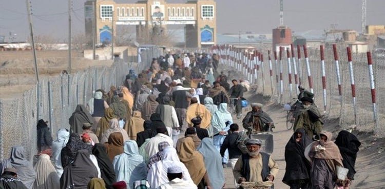 وفاقی حکومت کا 40 سال پرانے افغان مہاجر کیمپس بند کرنے کا فیصلہ