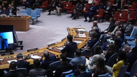 ایران سے اقتصادی پابندیاں مستقل طور پر ہٹانے کی قرارداد مسترد
