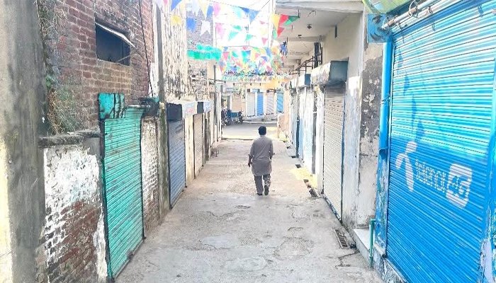 آزاد کشمیر میں ہڑتال سے زندگی مفلوج، مواصلاتی بلیک آؤٹ، کئی شہروں میں مظاہرے