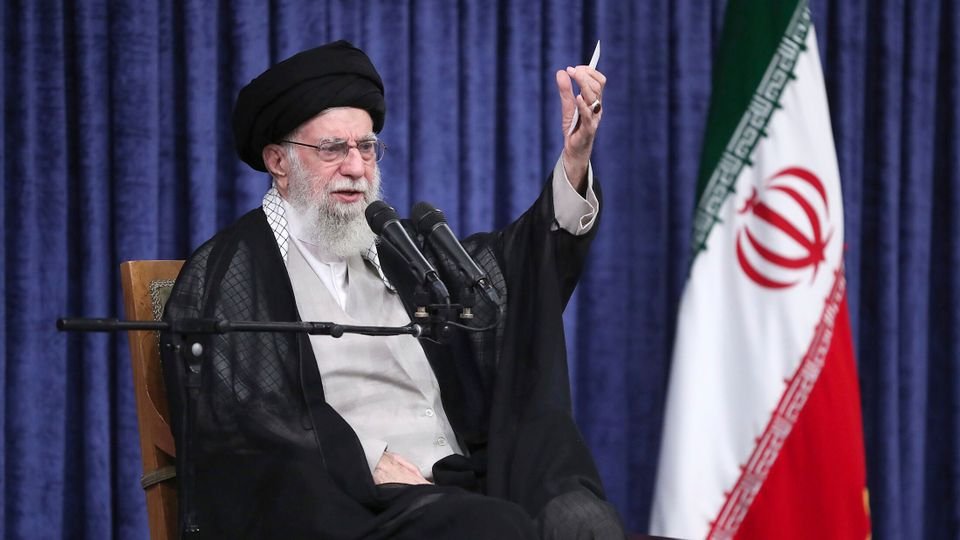 امریکا کو دنیا کے دیگر ممالک پر اپنی مرضی مسلط کرنے کا کوئی اختیار نہیں، ولی امر مسلمین