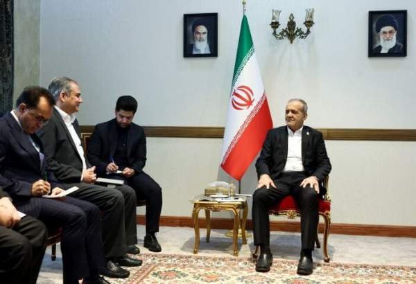 وزیر داخلہ محسن نقوی کی ایرانی صدر سے ملاقات، ایران کی پاک افغان ثالثی کی پیشکش