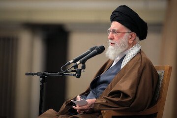 امریکا ملعون اسرائیل کی حمایت ترک کردے تو مذاکرات کا سوچیں گے، ولی امر مسلمین