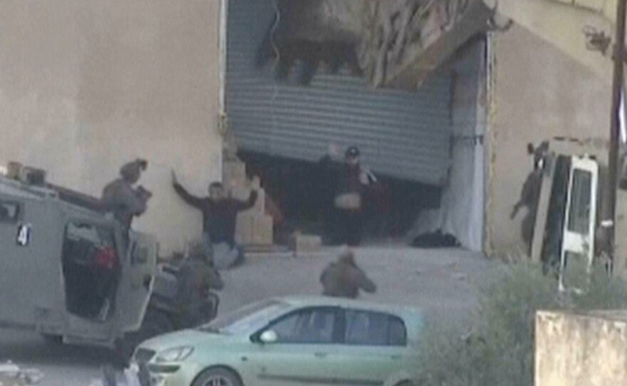اسرائیلی فوج نے 2 فلسطینی نوجوانوں کو انتہائی قریب سے گولیاں ماردیں