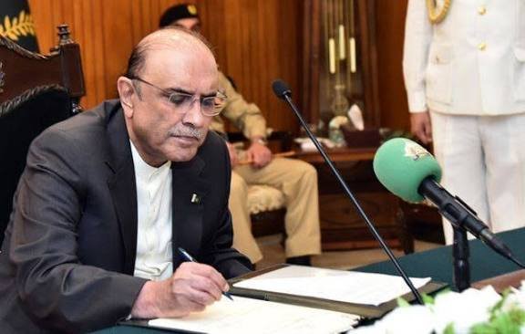 27 ویں آئنی ترمیم کا بل صدر کے دستخط کے بعد آئین کا حصہ بن گیا