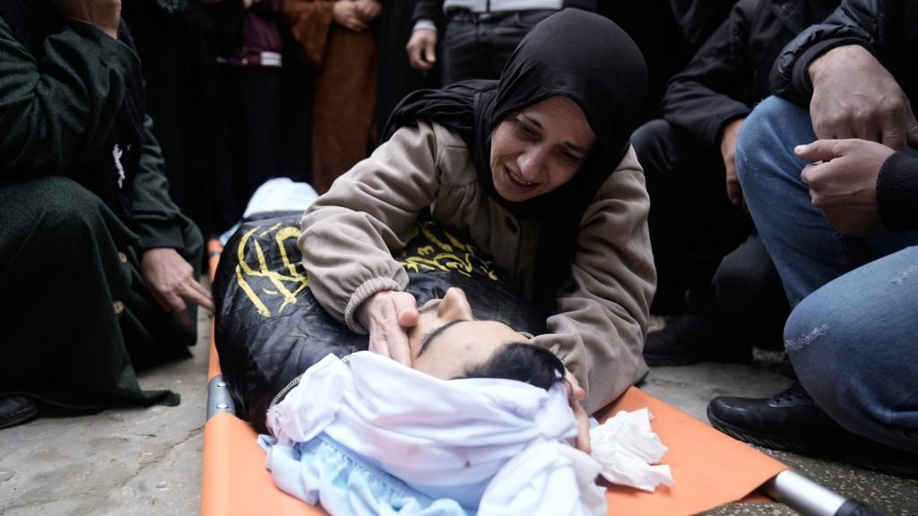 غزہ اور مغربی کنارے میں اسرائیلی کارروائیاں، 5 فلسطینی شہید