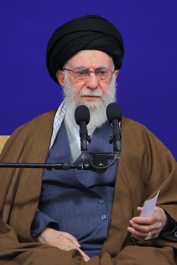 جمہوری اسلامی ایران کیخلاف منظم پروپیگنڈہ اور رہبرِ معظم کی استقامت