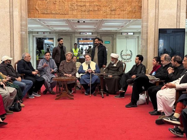عمران خان کے علاج اور رہائی کیلئے دھرنا پانچویں روز بھی جاری