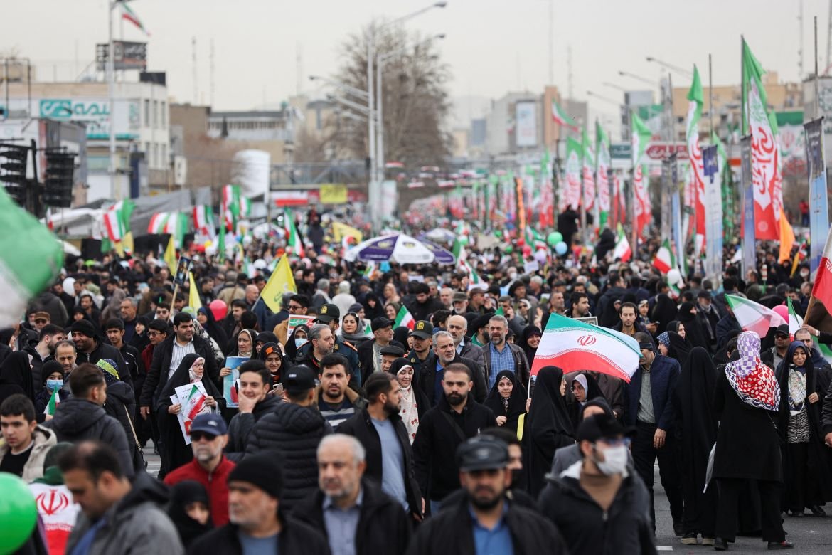 انقلاب کی 47 ویں سالگرہ، ایران بھر میں ریلیاں، فضا امریکا مردہ باد کے نعروں سے گونج اٹھی