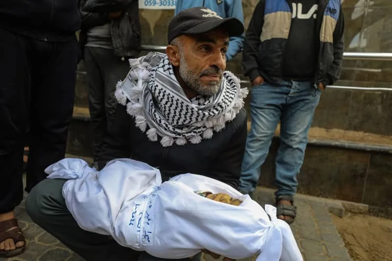 غزہ پر وحشیانہ اسرائیلی حملے جاری، 5 بچوں سمیت 20 فلسطینی شہید