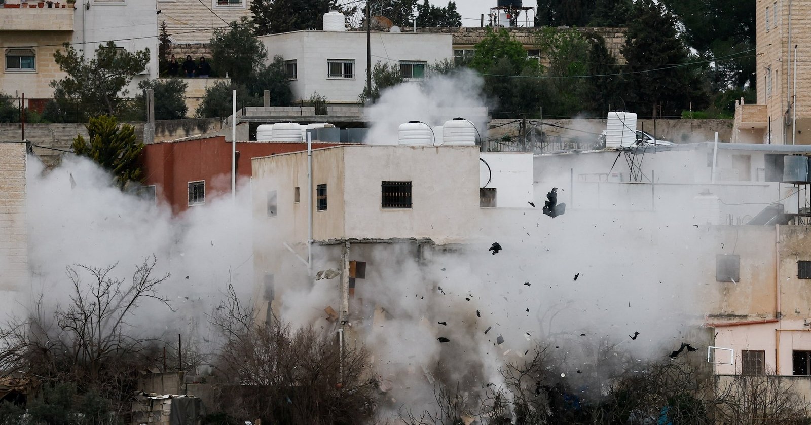 اسرائیلی حملوں میں مزید 10 فلسطینی شہید