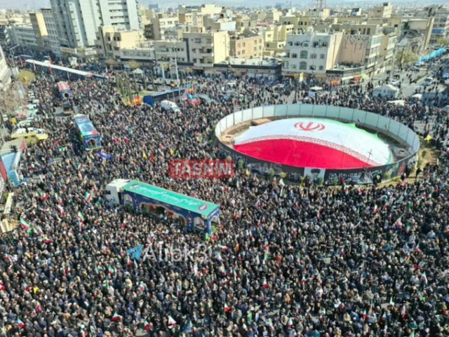 تہران: شہید علی لاریجانی اور کمانڈر سلیمانی کی نماز جنازہ، سوگواروں کا سیلاب اُمڈ آیا