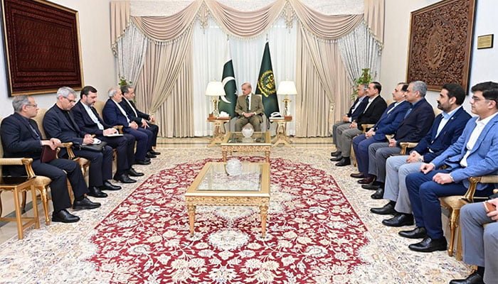 عراقچی کی پاکستان میں ملاقاتیں، وزیراعظم کو ایرانی مؤقف سے تفصیلی طور پر آگاہ کیا